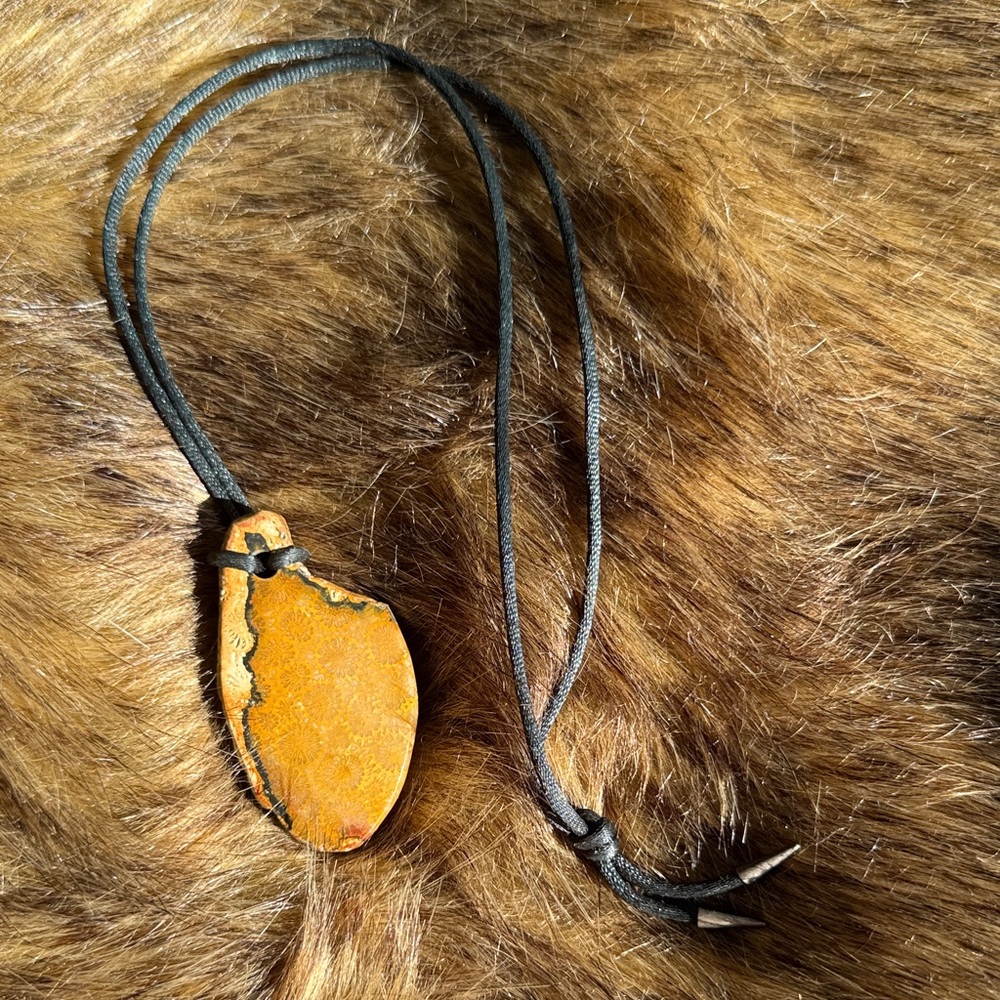 Elegant Tan Sliced Rock Pendant Necklace